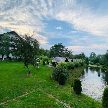 Pastravaria Alina Sirbi Bagian luar foto