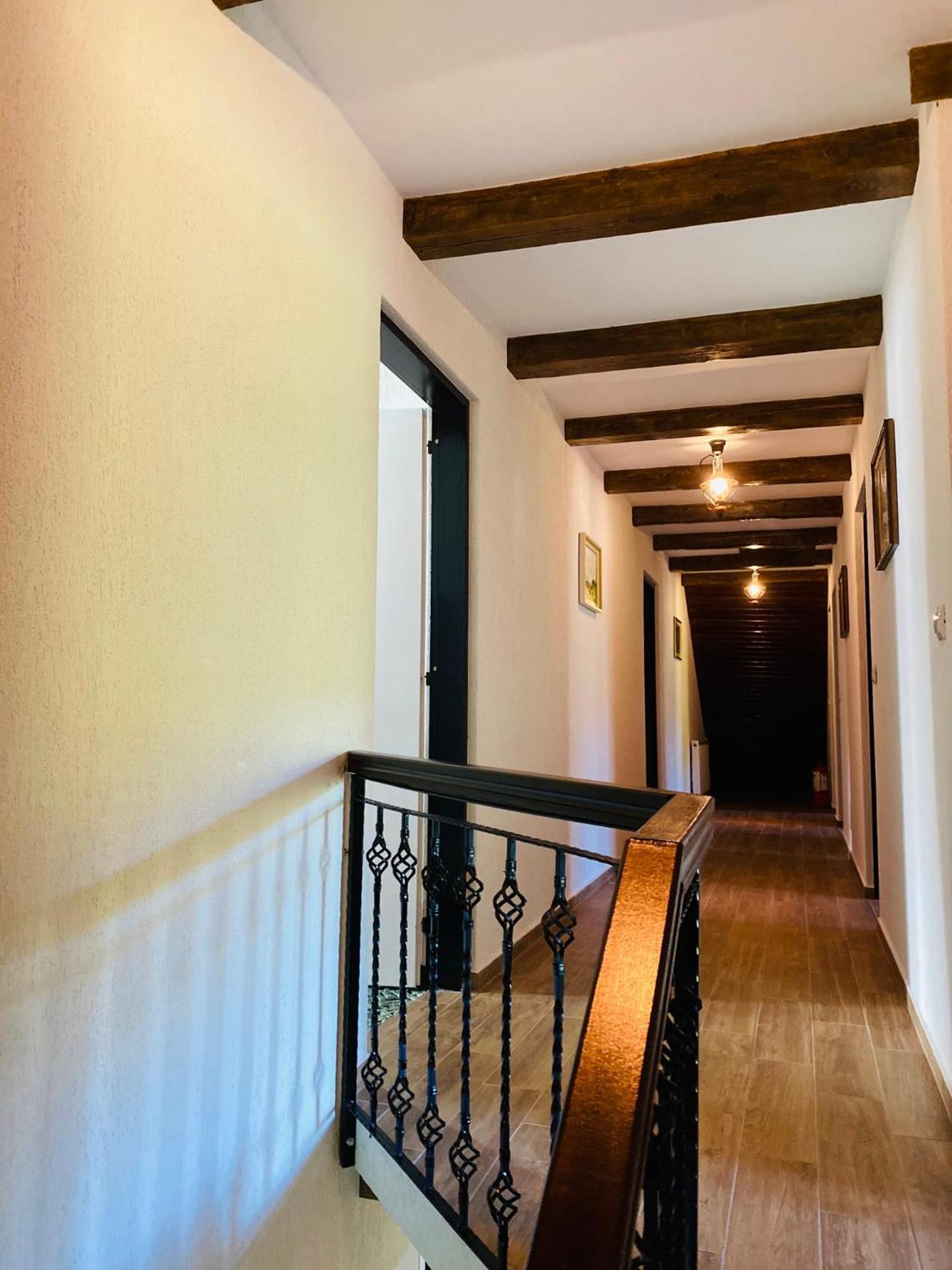 Pastravaria Alina Sirbi Bagian luar foto